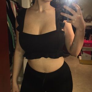 Black Crop Top 🖤